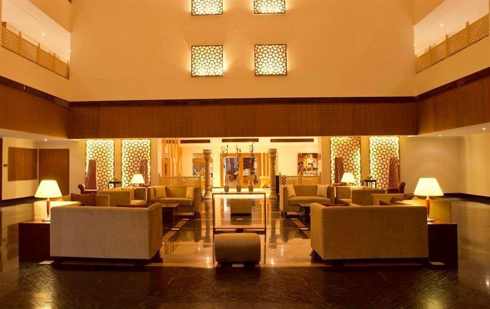 Golden Tulip Udaipur Hotell Exteriör bild