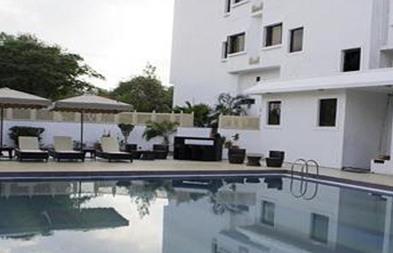 Golden Tulip Udaipur Hotell Exteriör bild
