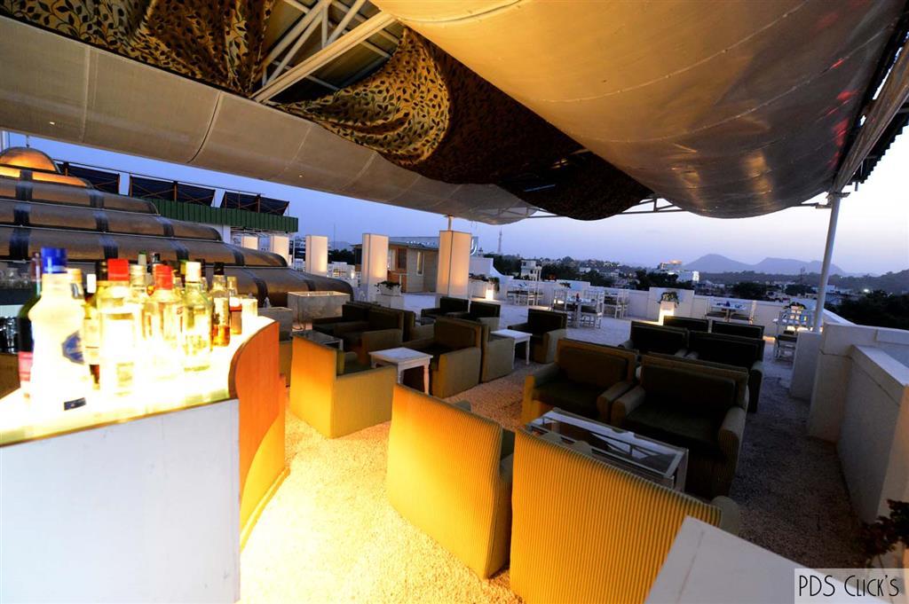 Golden Tulip Udaipur Hotell Restaurang bild
